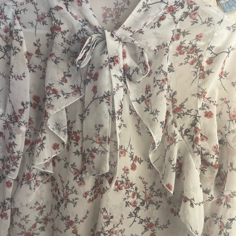 Floral Ruffle Blouse - Picture 12 of 14